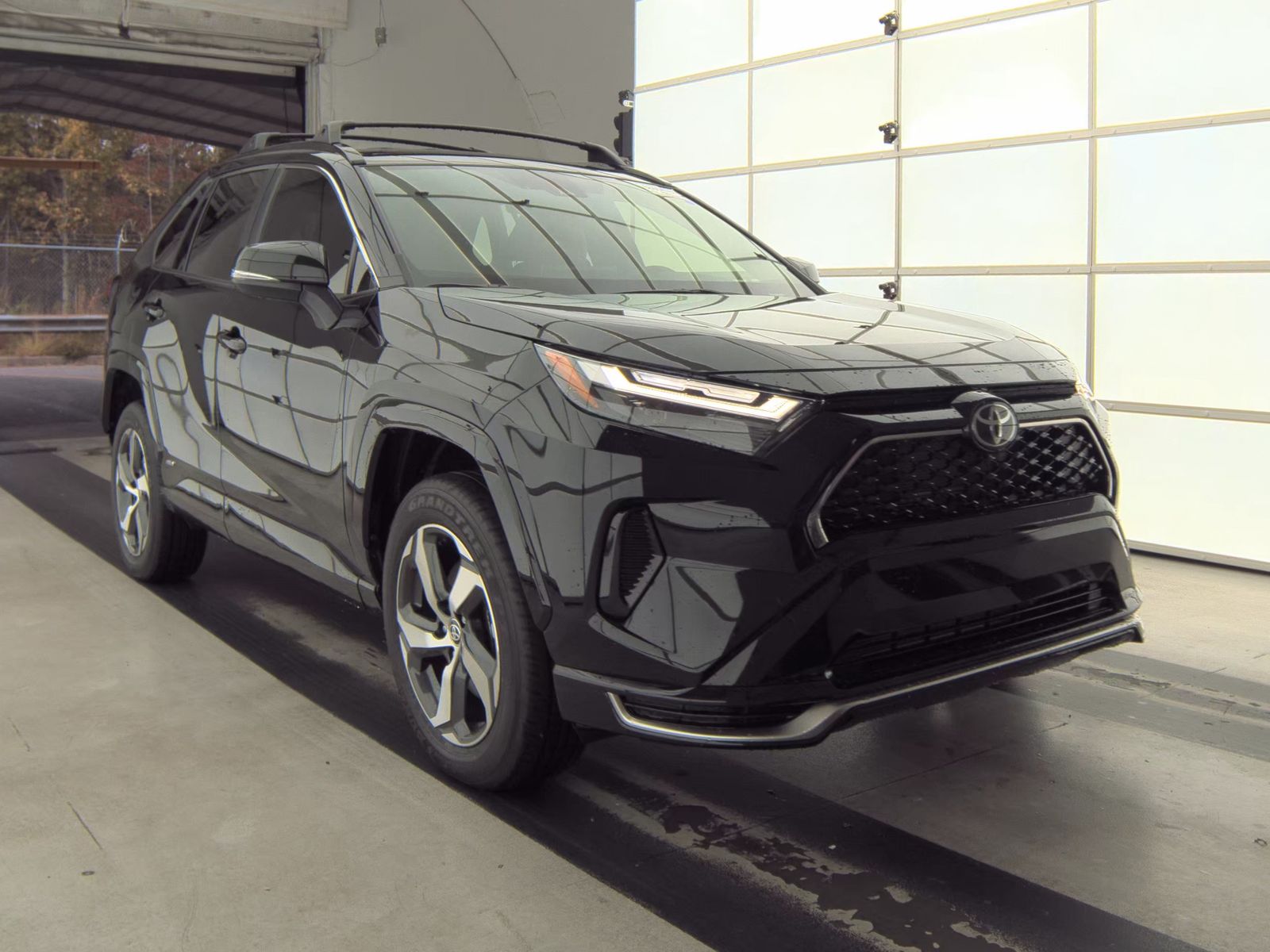 2025 Toyota RAV4 Plug-In Hybrid SE AWD