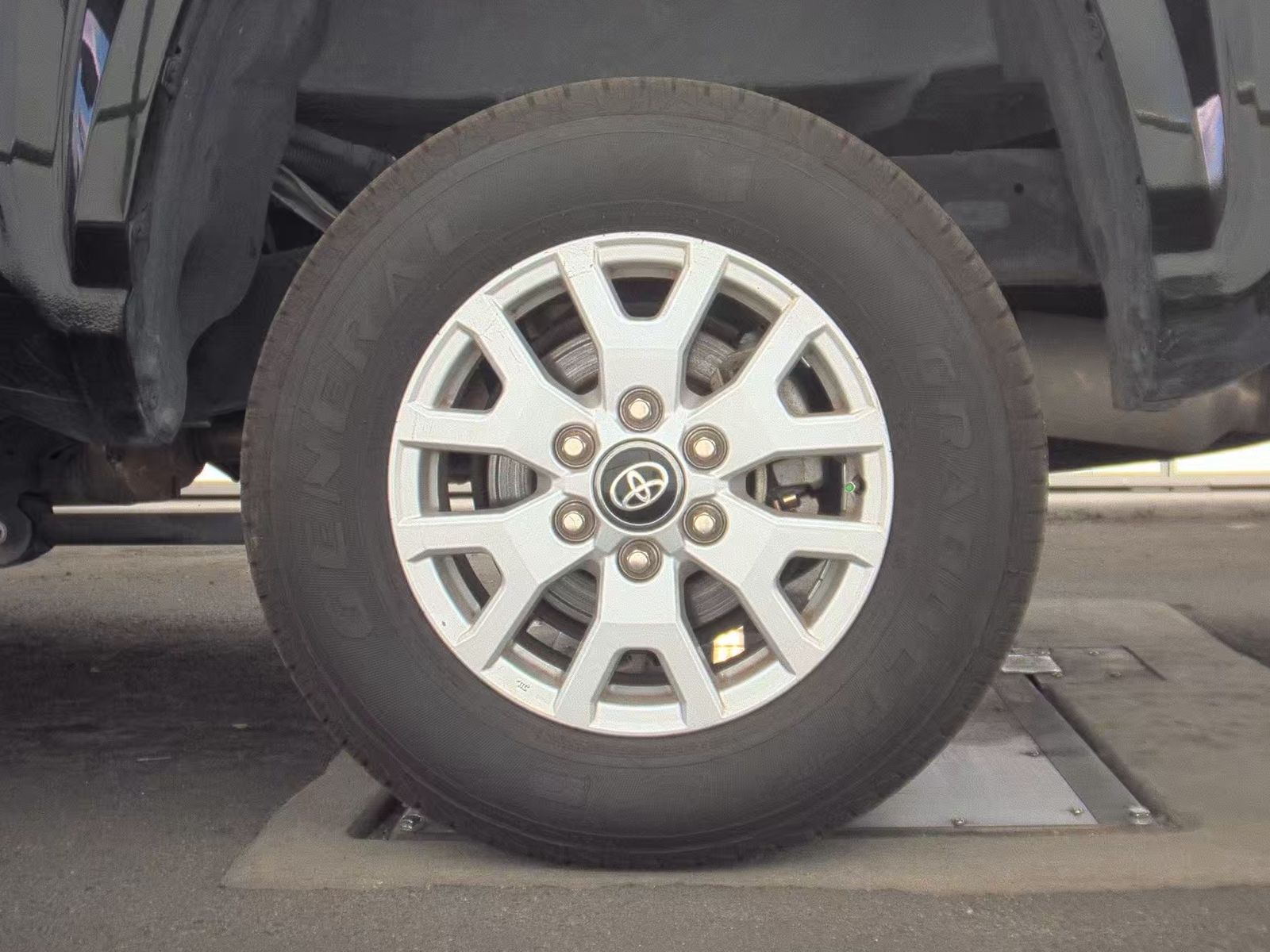 2024 Toyota Tacoma SR5 RWD