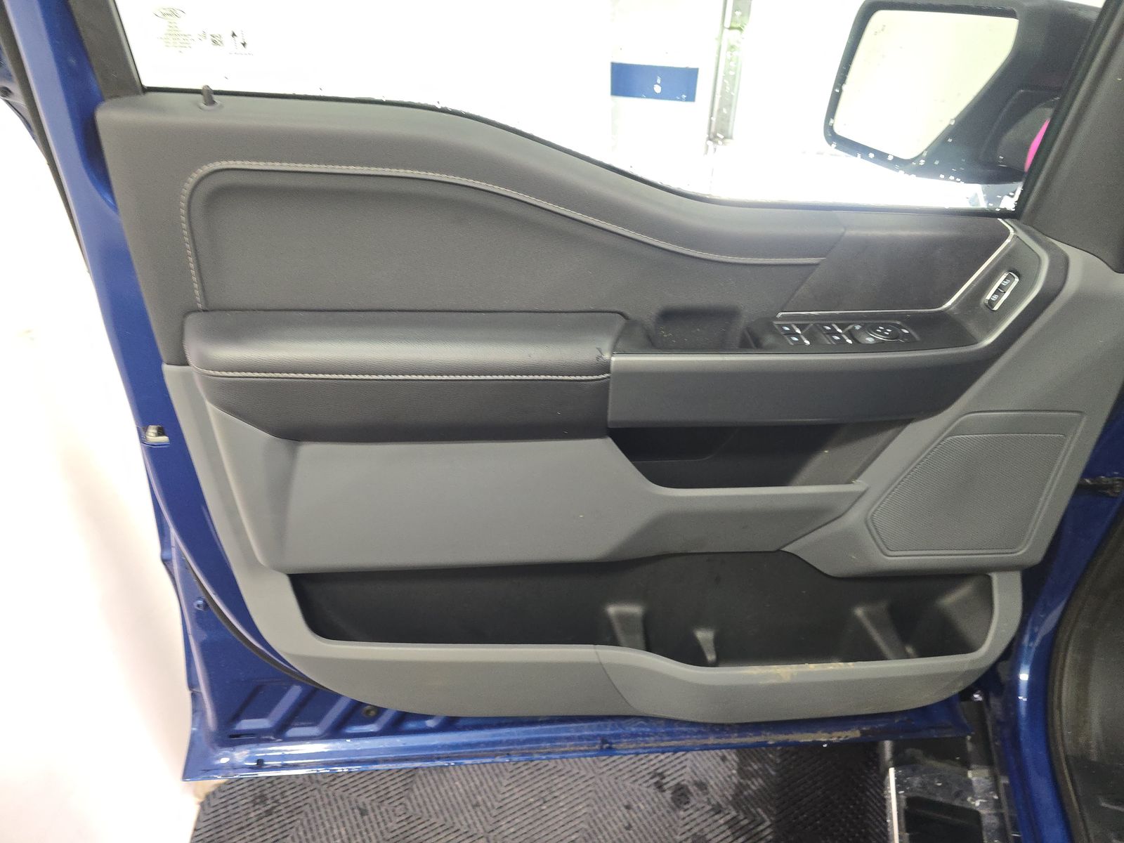2025 Ford F-150 XLT AWD