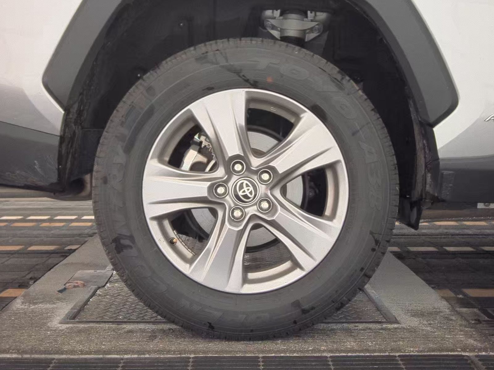 2025 Toyota RAV4 Hybrid XLE AWD