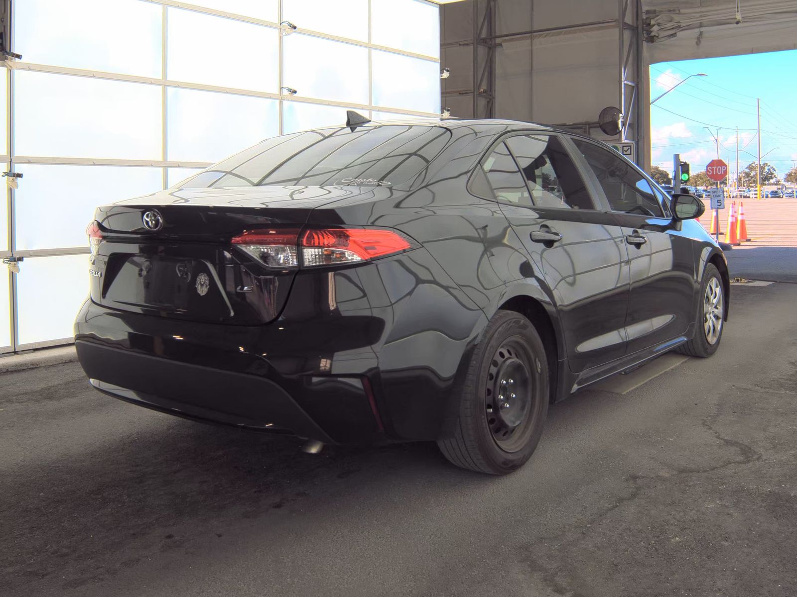 2022 Toyota Corolla LE FWD