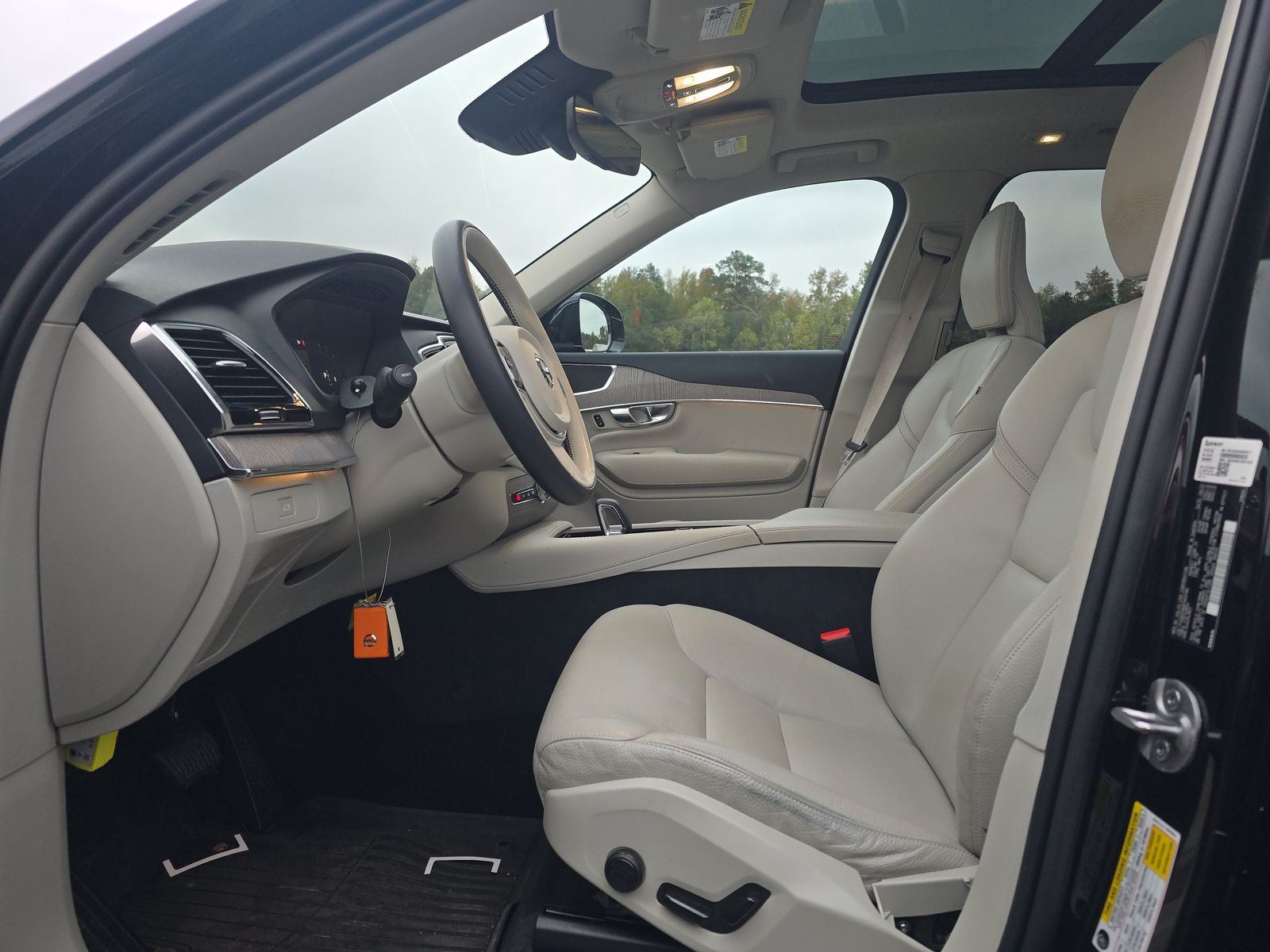 2023 Volvo XC90 B6 Plus AWD