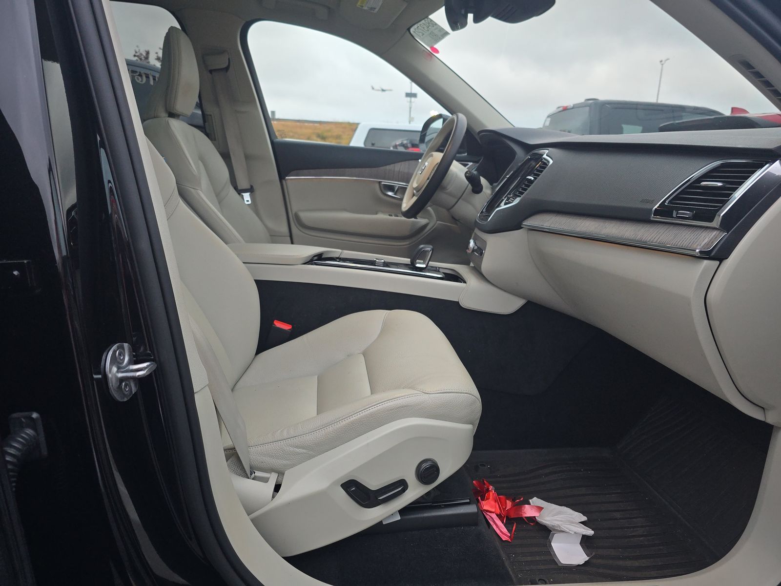 2023 Volvo XC90 B6 Plus AWD