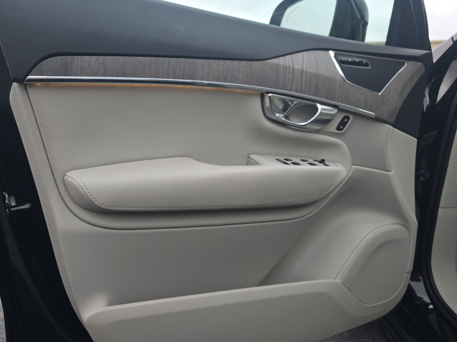 2023 Volvo XC90 B6 Plus AWD