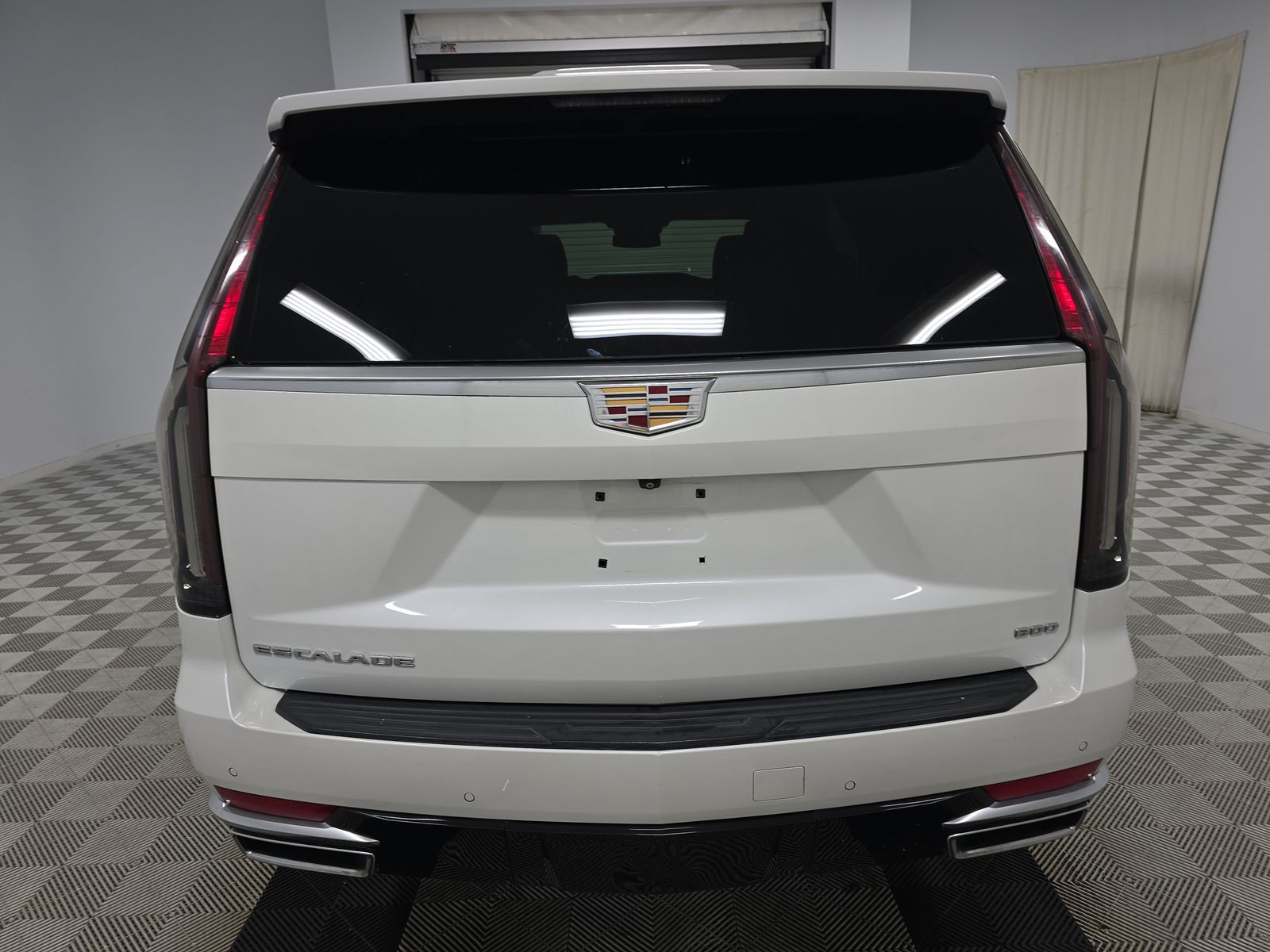 2021 Cadillac Escalade Luxury RWD