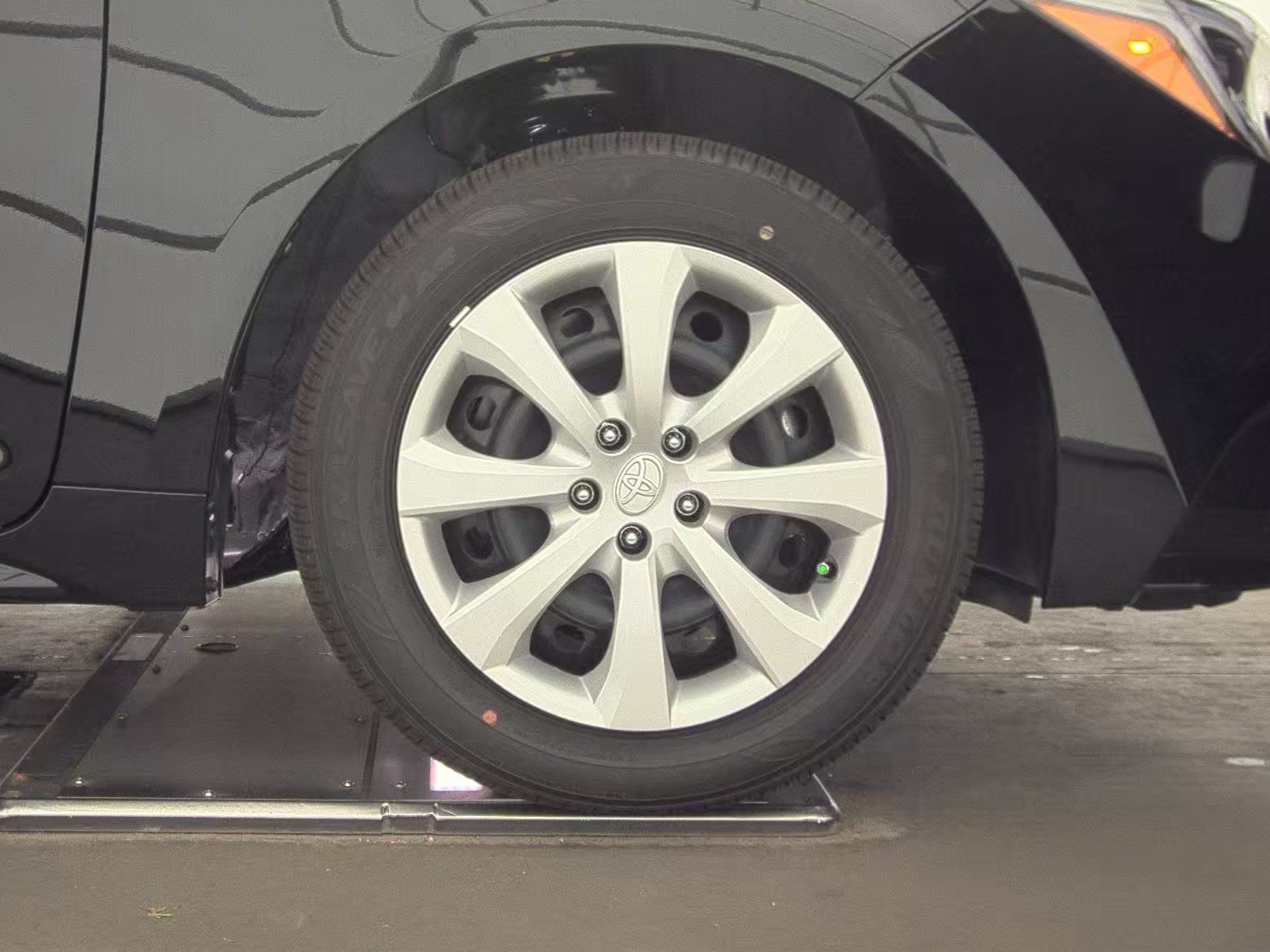 2025 Toyota Corolla Hybrid LE FWD