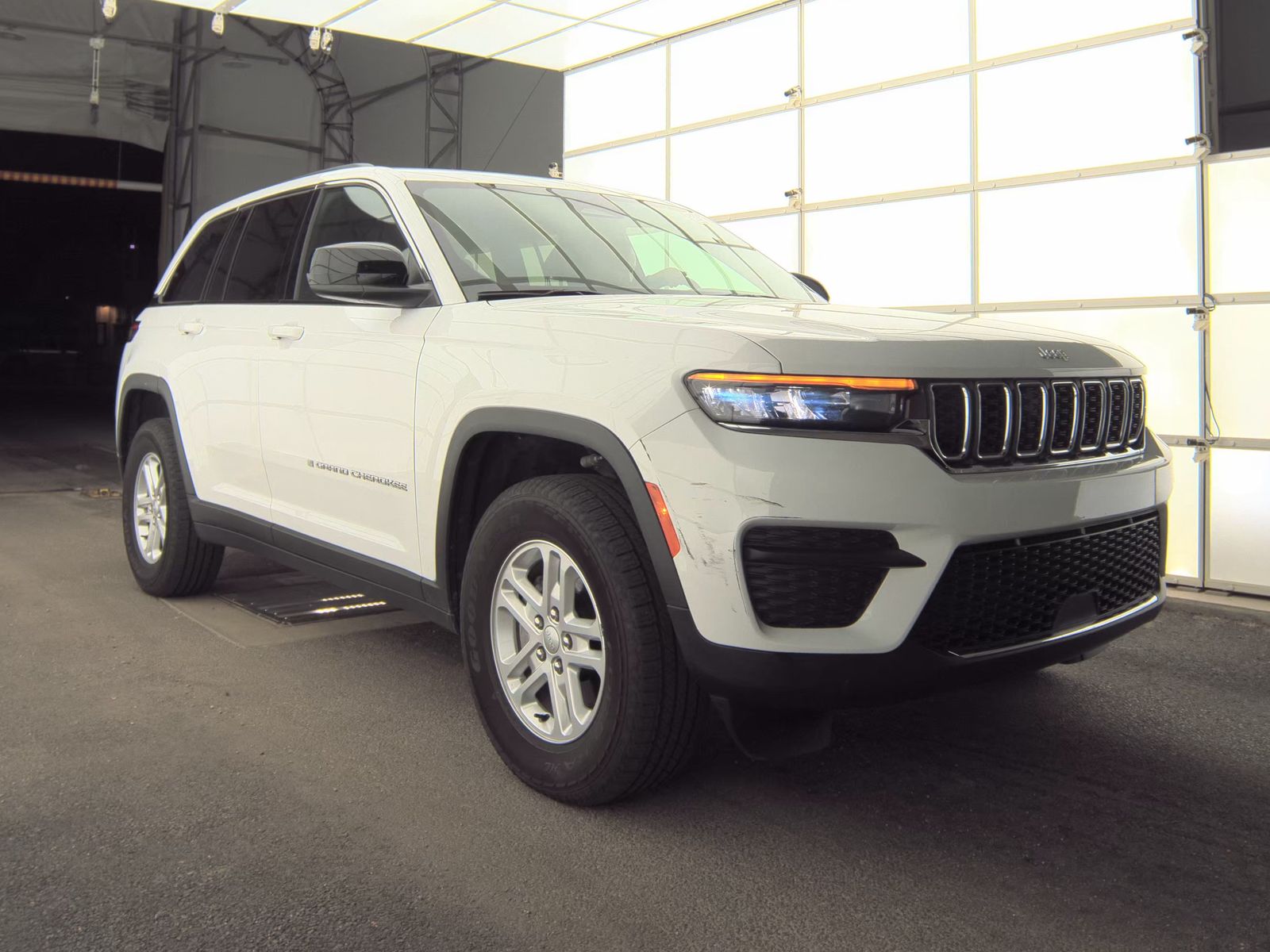 2024 Jeep Grand Cherokee Laredo AWD