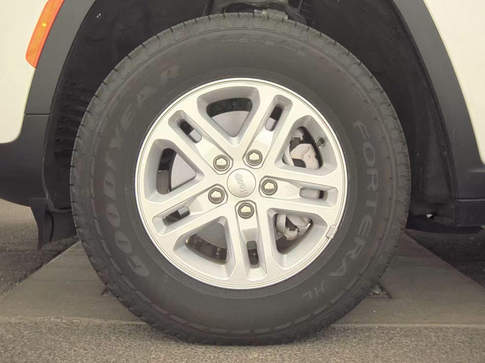 2024 Jeep Grand Cherokee Laredo AWD