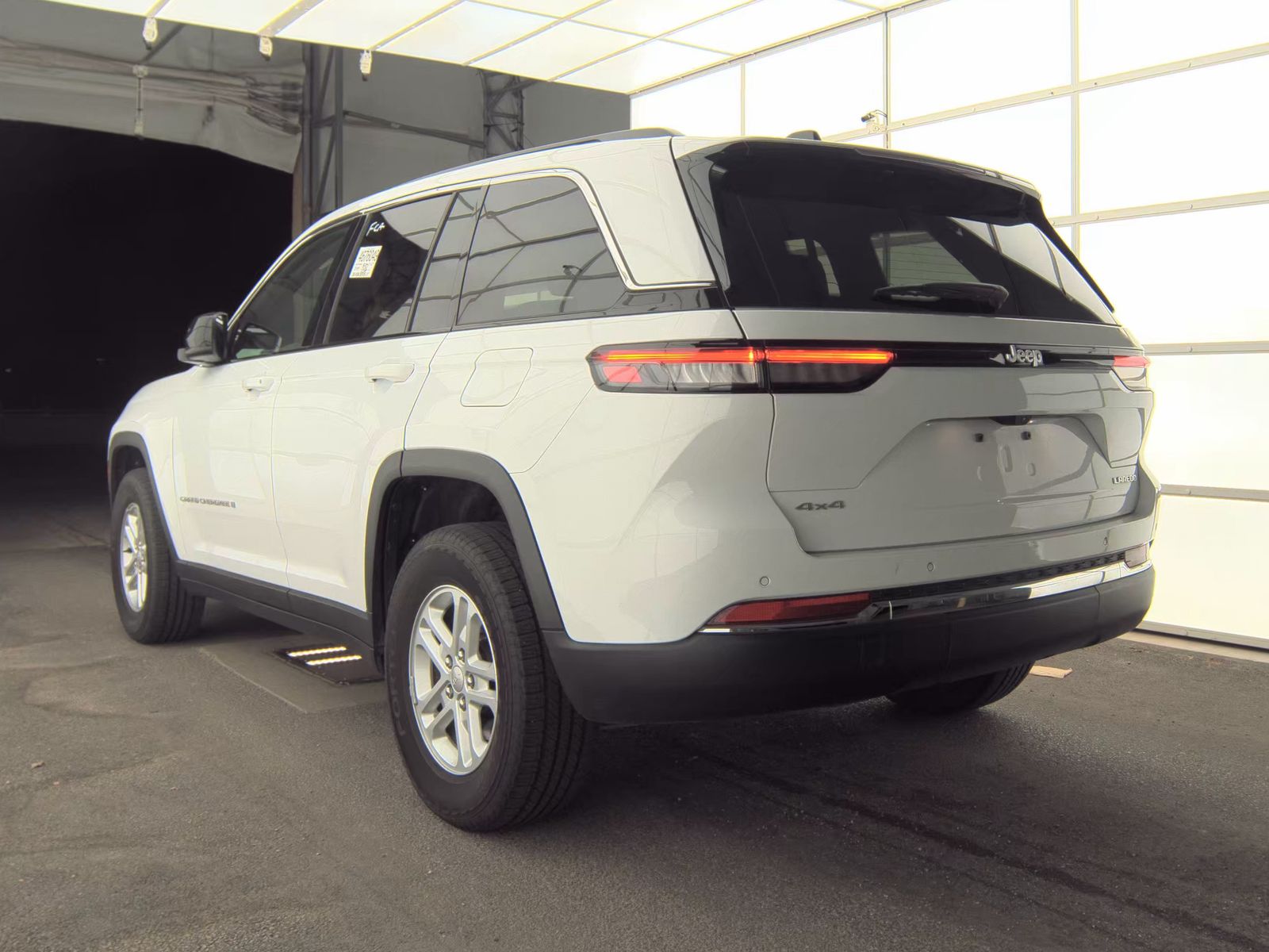 2024 Jeep Grand Cherokee Laredo AWD