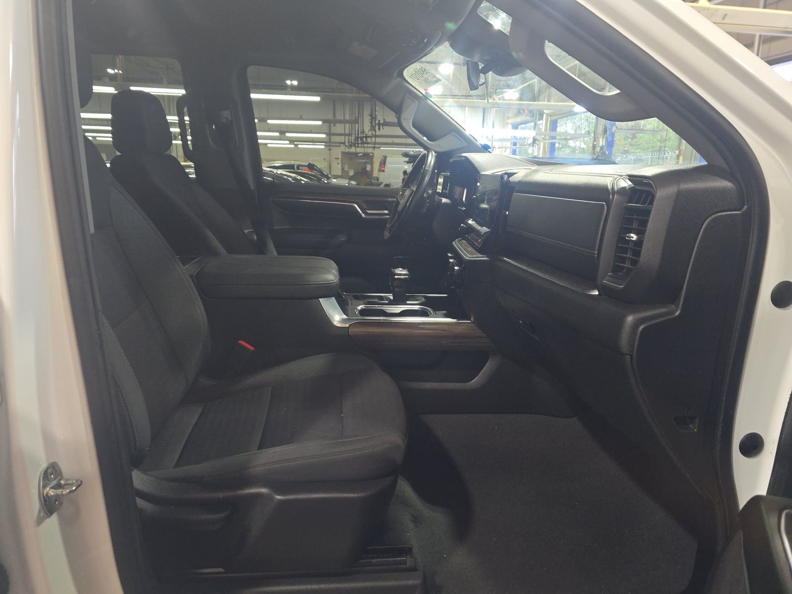 2024 Chevrolet Silverado 1500 RST AWD