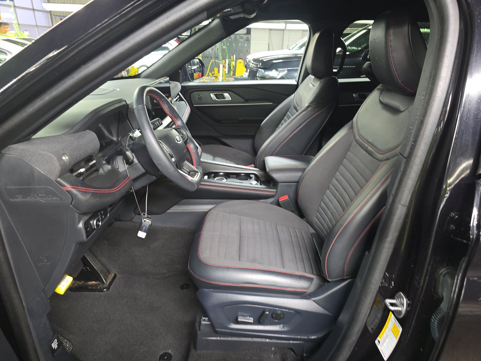 2025 Ford Explorer ST-Line AWD