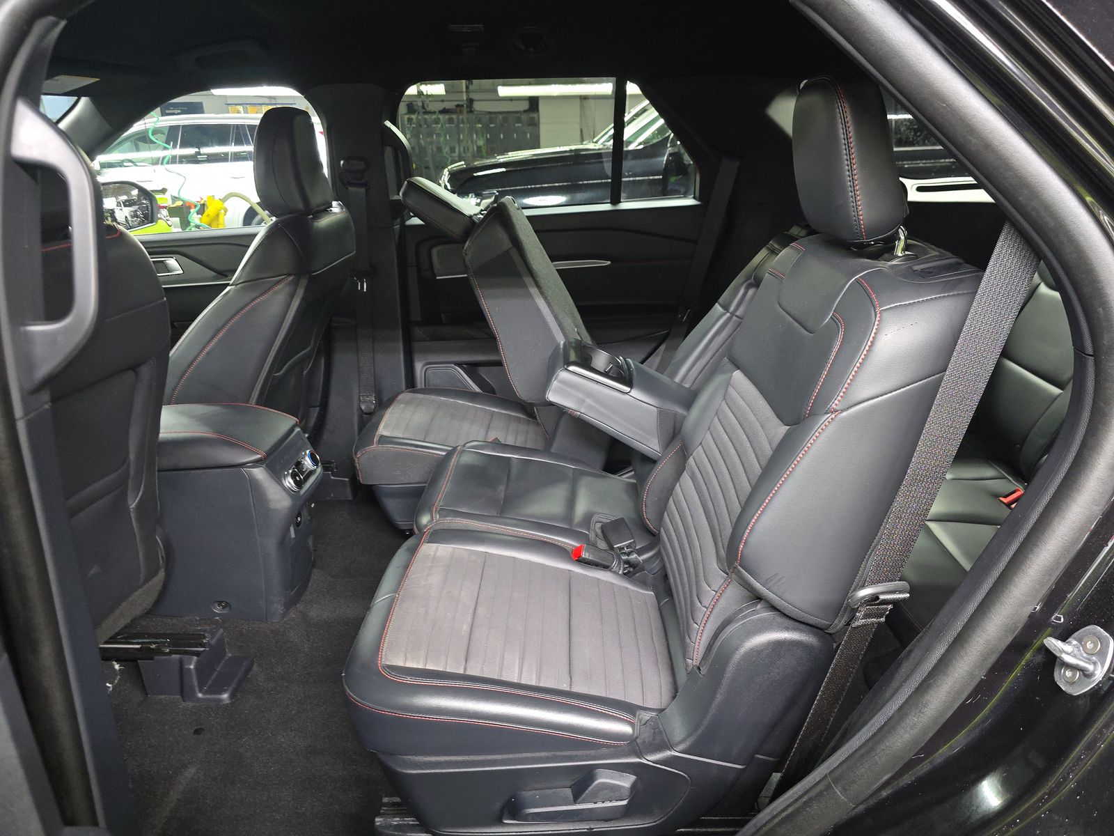 2025 Ford Explorer ST-Line AWD