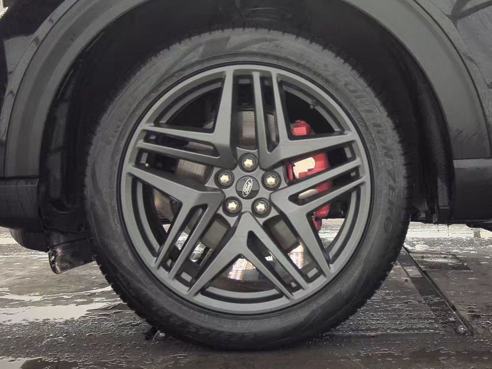 2025 Ford Explorer ST-Line AWD