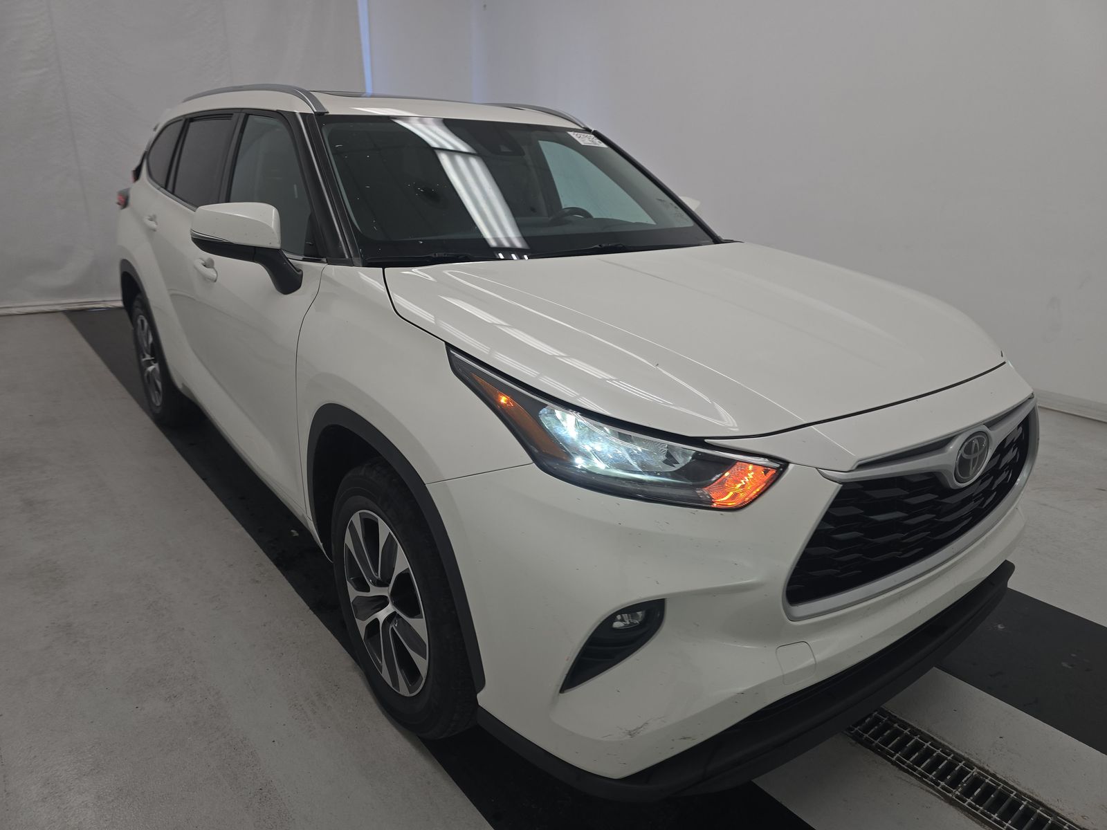 2020 Toyota Highlander XLE FWD