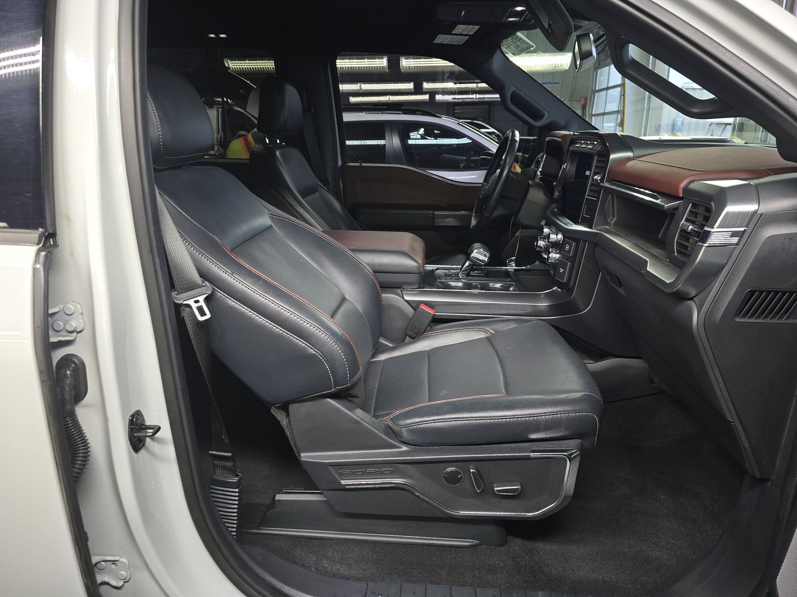 2023 Ford F-150 Hybrid Lariat AWD