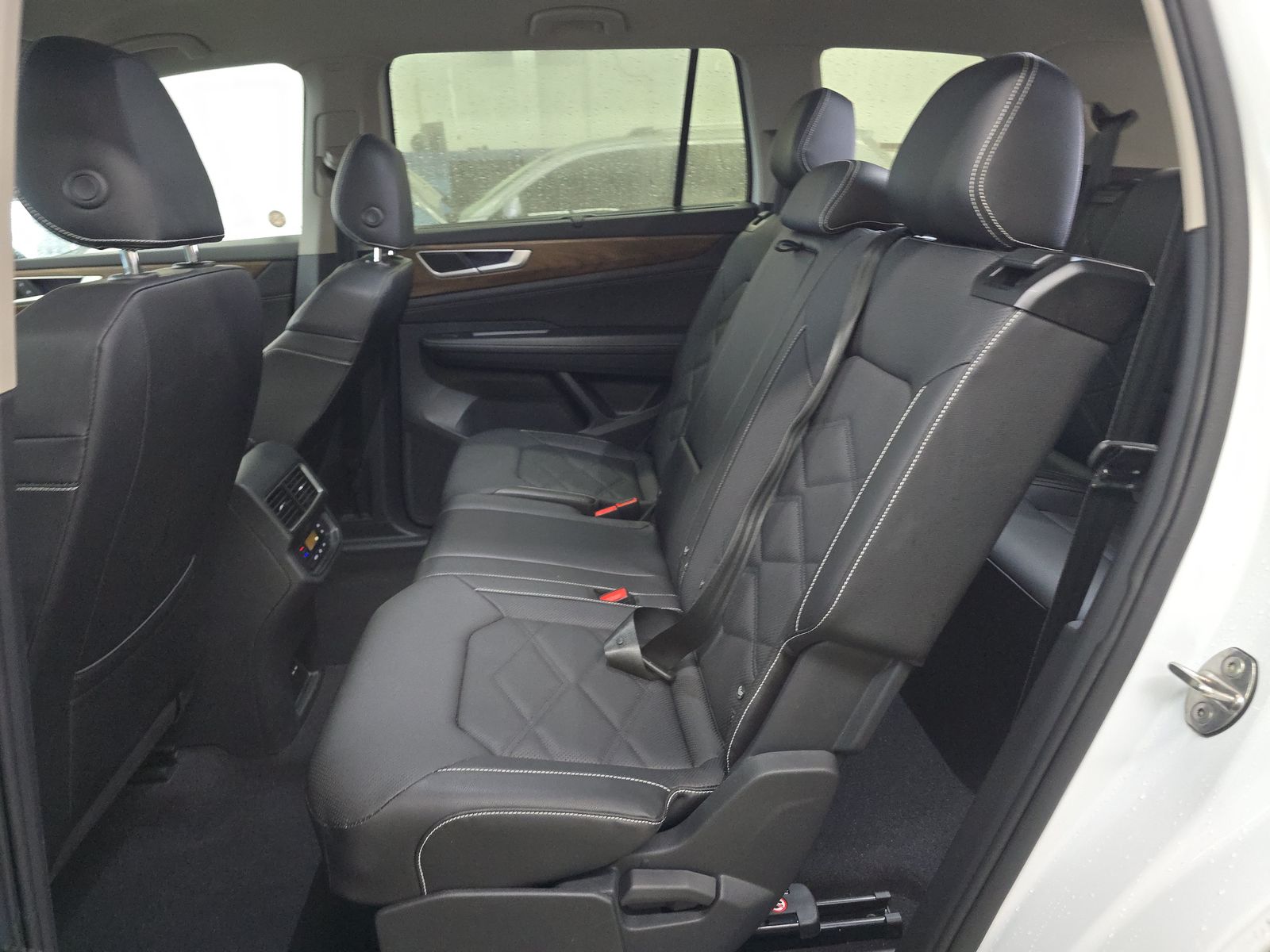 2025 Volkswagen Atlas 2.0T SE FWD