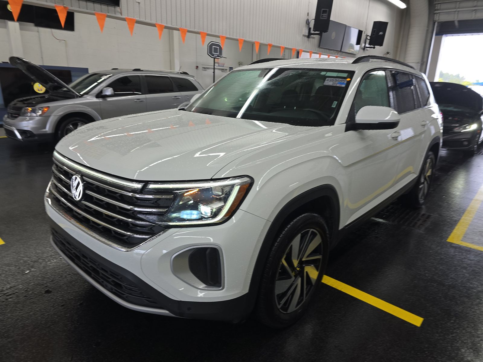 2025 Volkswagen Atlas 2.0T SE FWD