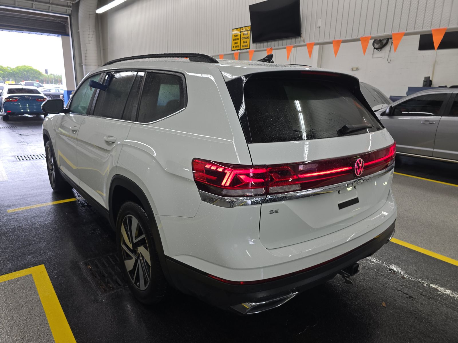 2025 Volkswagen Atlas 2.0T SE FWD