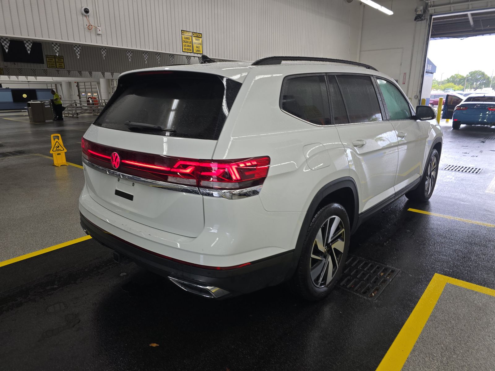 2025 Volkswagen Atlas 2.0T SE FWD