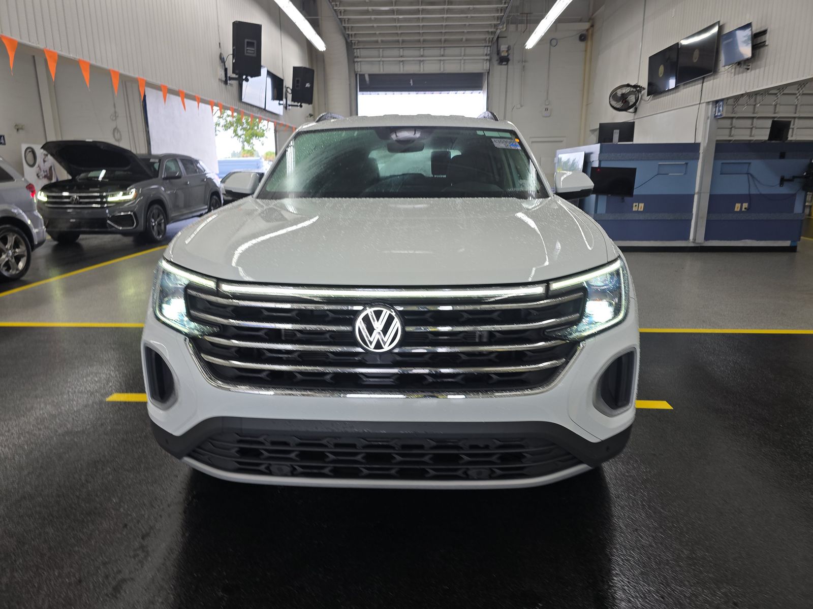 2025 Volkswagen Atlas 2.0T SE FWD