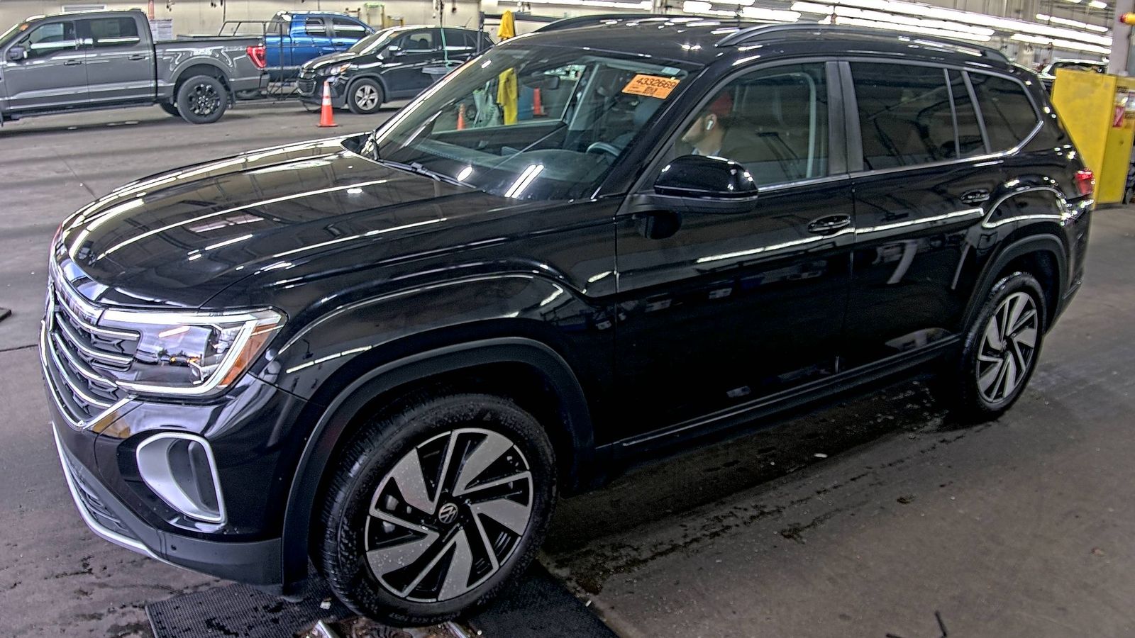 2024 Volkswagen Atlas 2.0T SE AWD