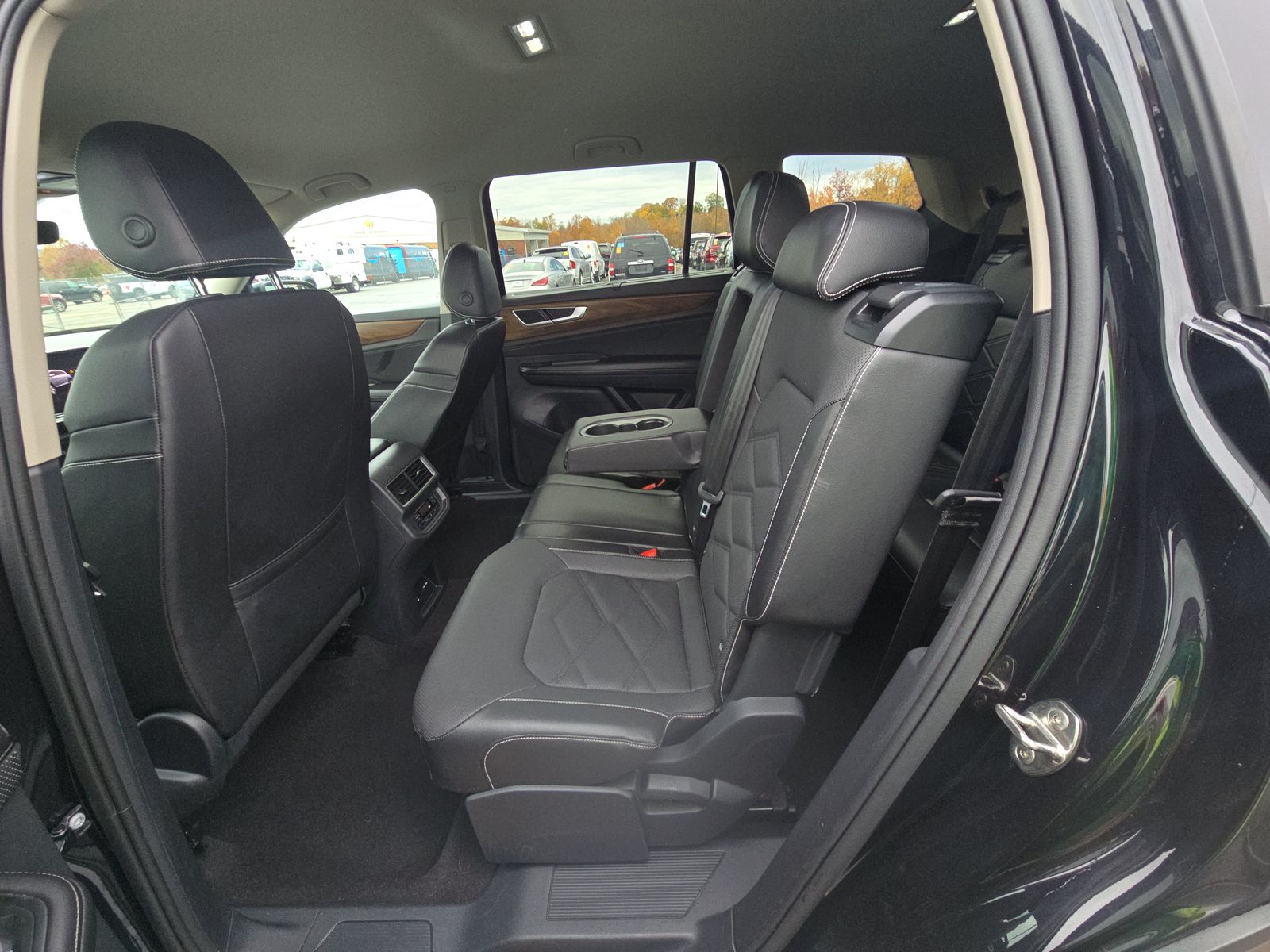 2024 Volkswagen Atlas 2.0T SE AWD