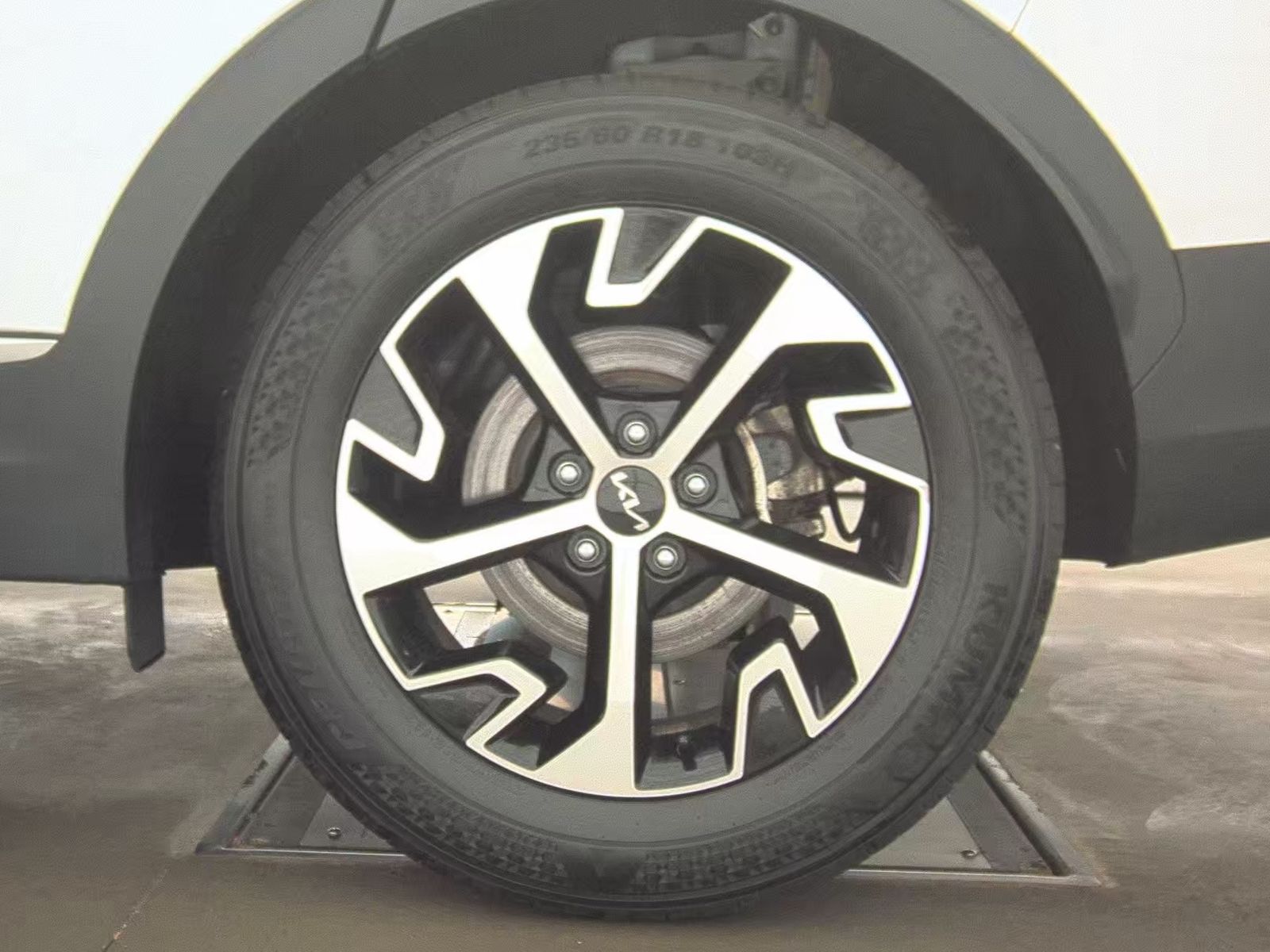 2023 Kia Sportage EX FWD