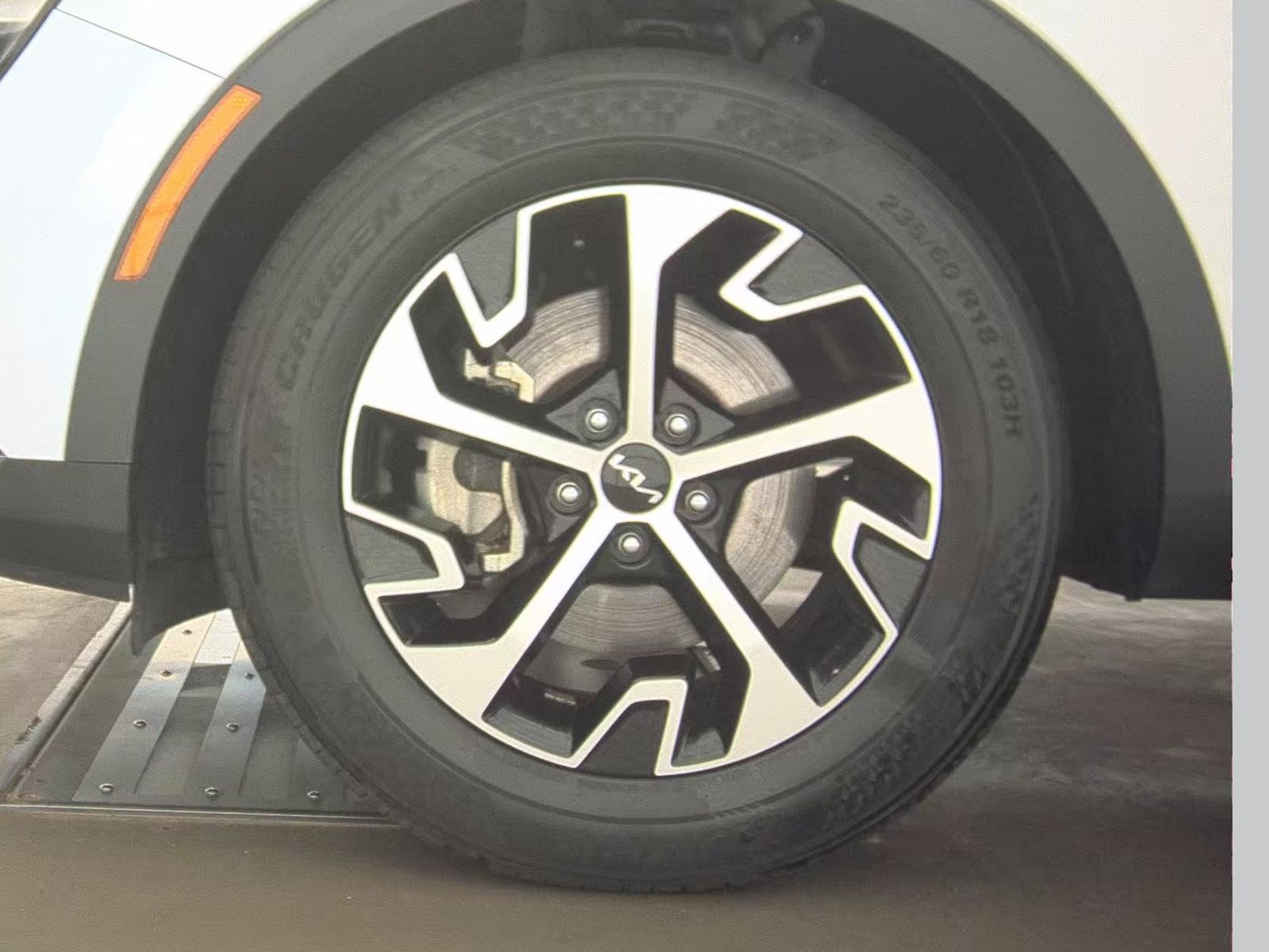 2023 Kia Sportage EX FWD