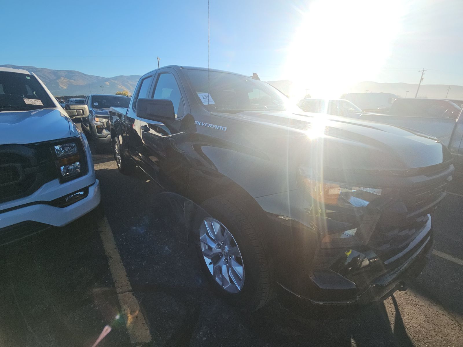 2022 Chevrolet Silverado 1500 Custom AWD