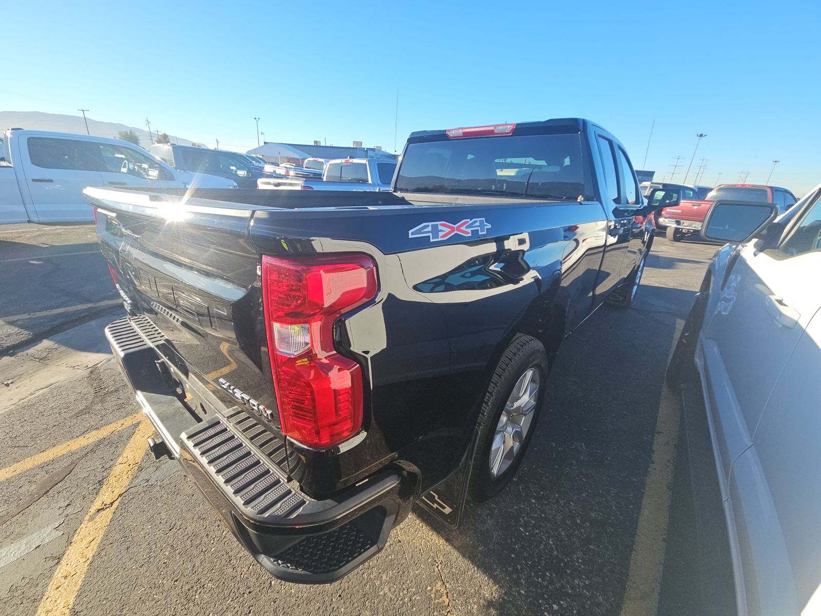 2022 Chevrolet Silverado 1500 Custom AWD