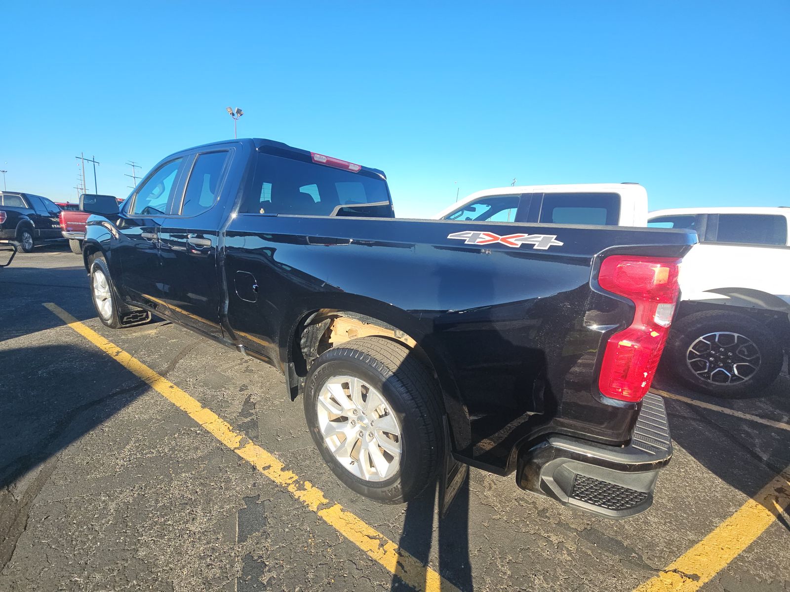 2022 Chevrolet Silverado 1500 Custom AWD