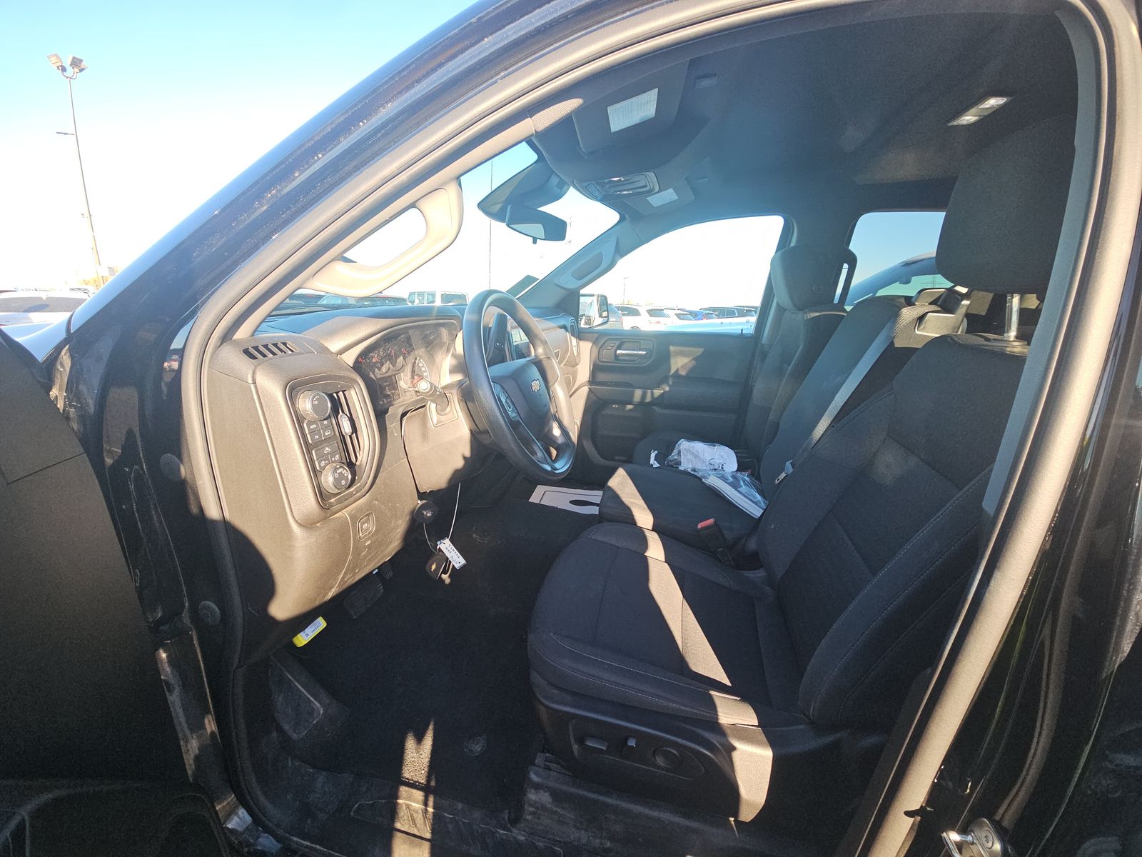 2022 Chevrolet Silverado 1500 Custom AWD