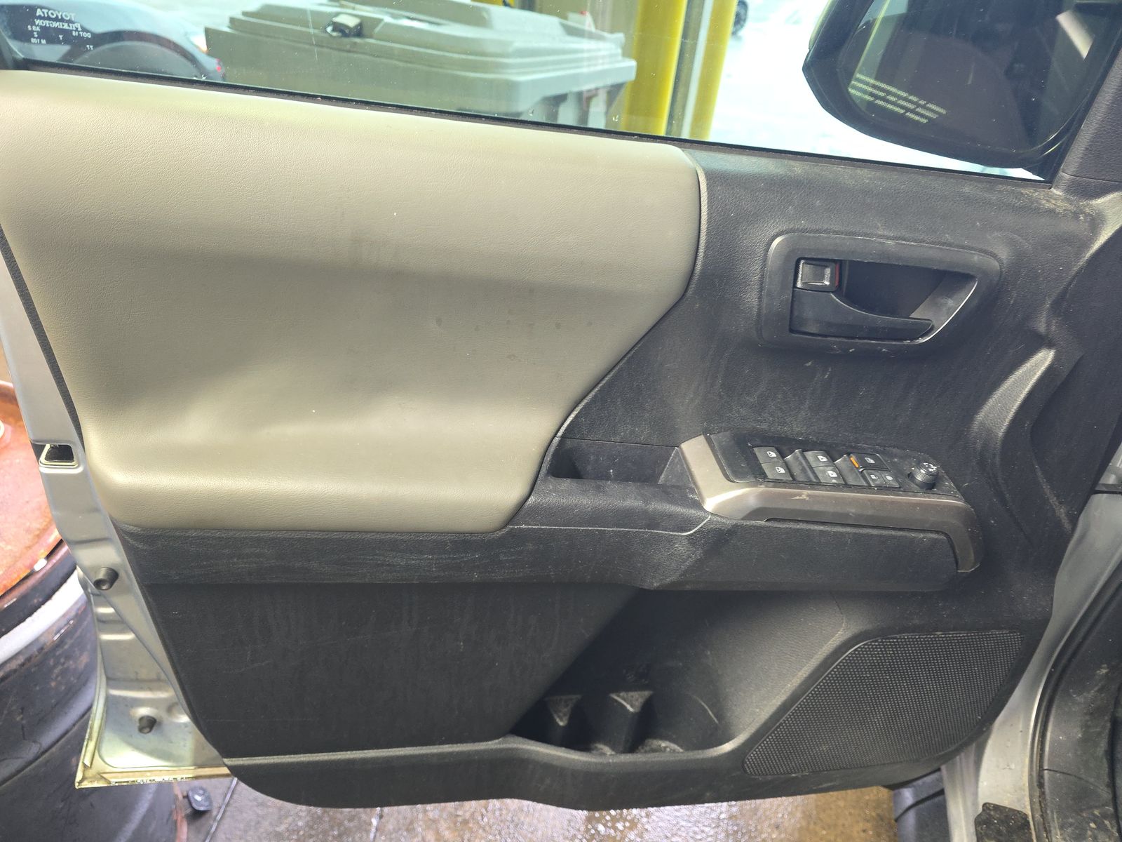 2023 Toyota Tacoma SR5 RWD