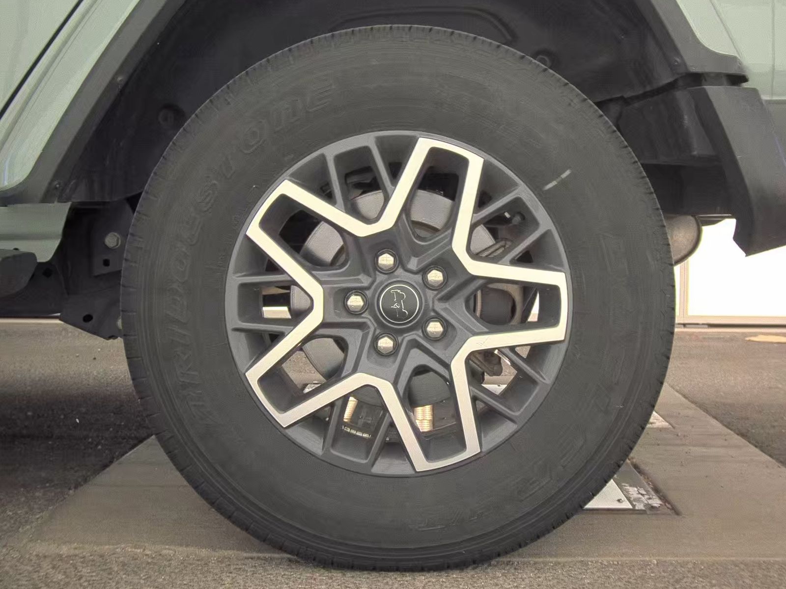 2024 Jeep Wrangler Sahara AWD