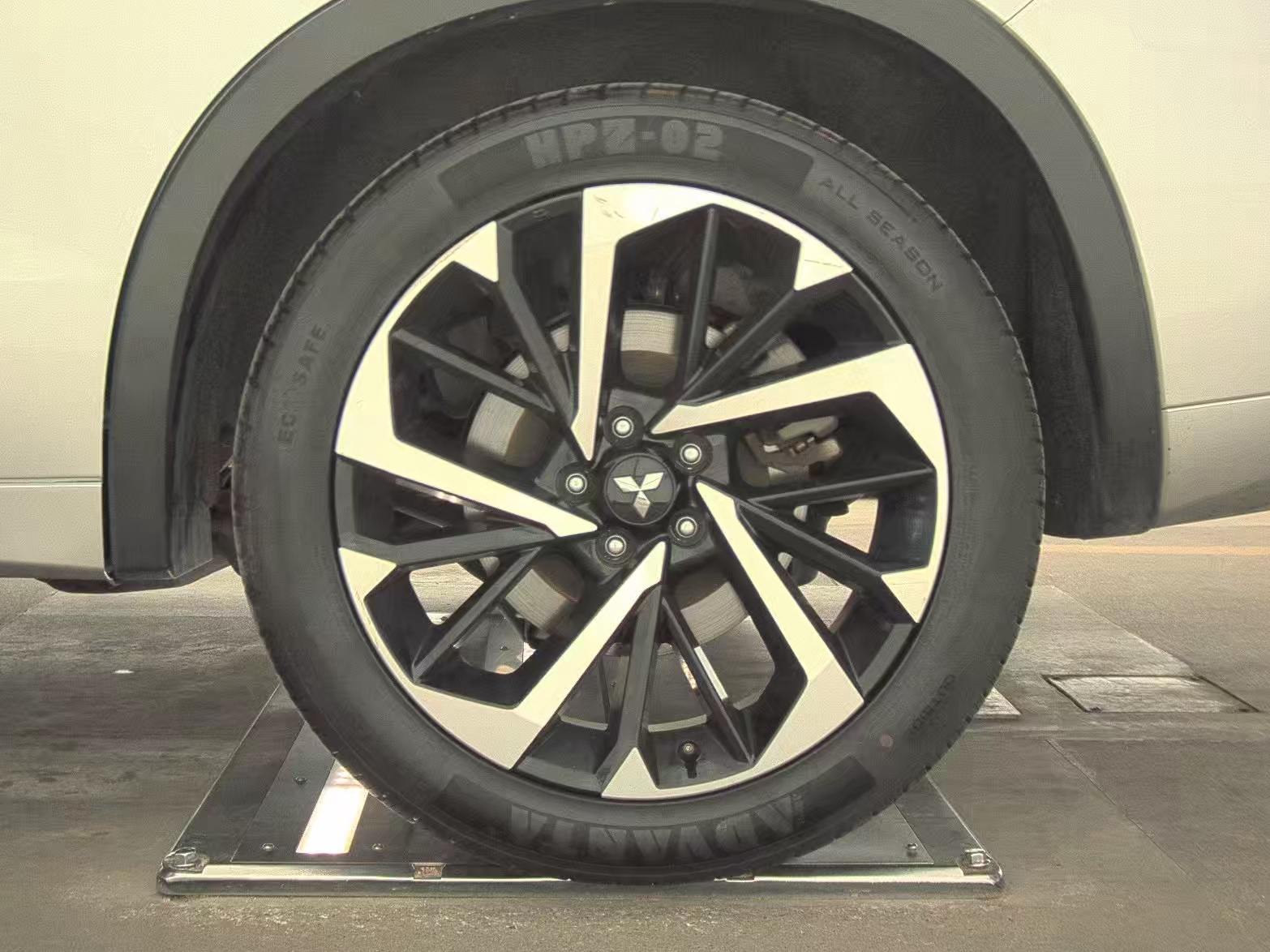 2023 Mitsubishi Outlander PHEV 40th Anniversary Edition AWD