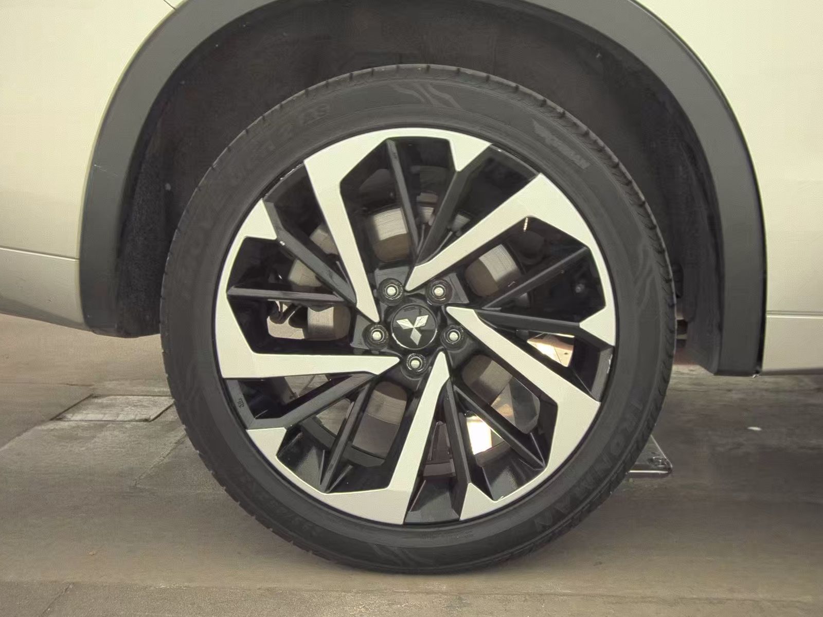 2023 Mitsubishi Outlander PHEV 40th Anniversary Edition AWD