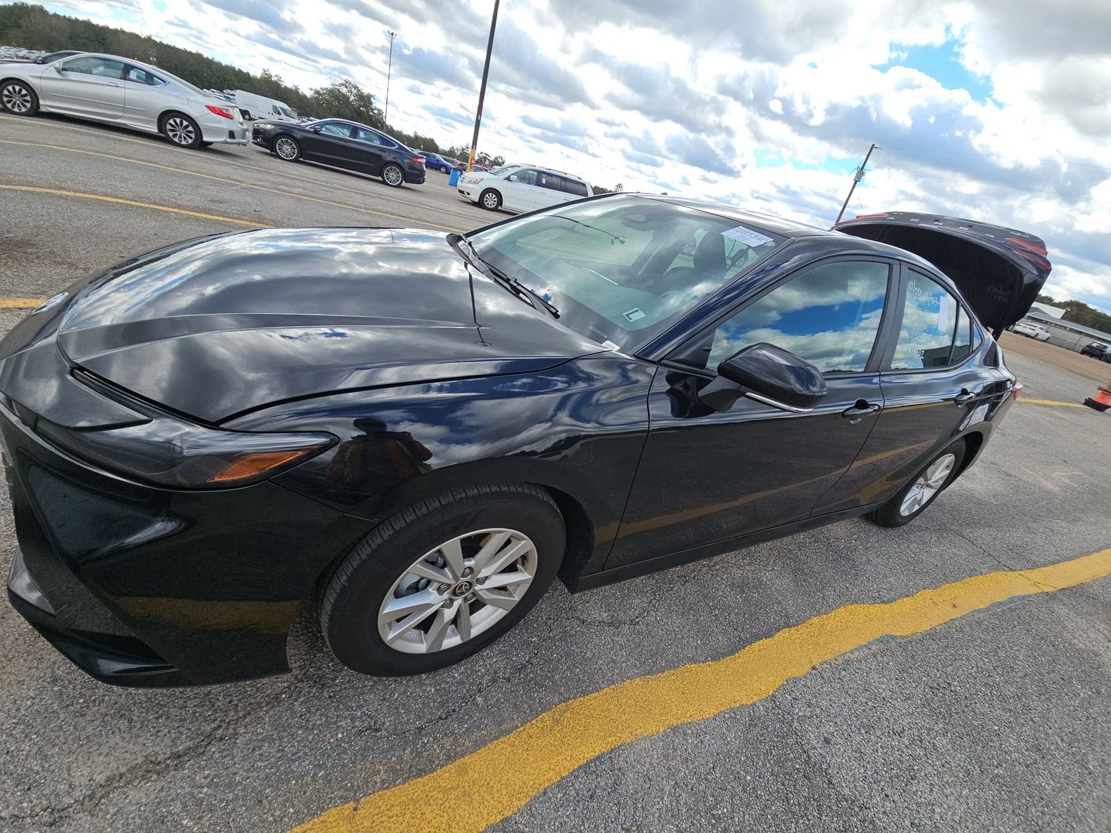 2025 Toyota Camry LE FWD