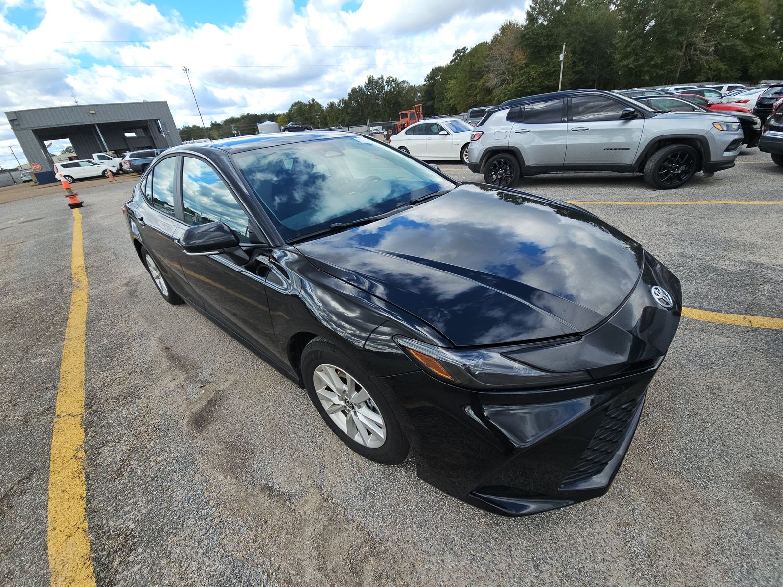 2025 Toyota Camry LE FWD