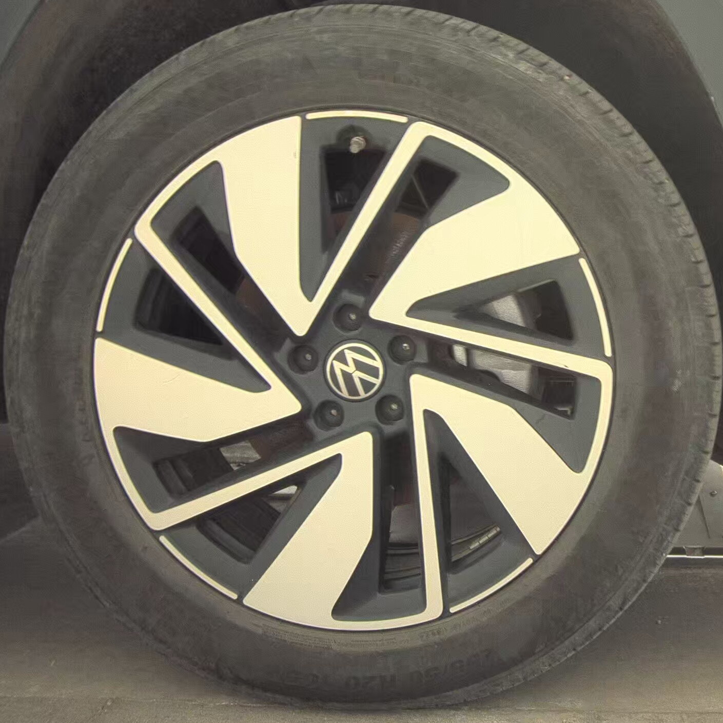 2024 Volkswagen Atlas 2.0T SE FWD