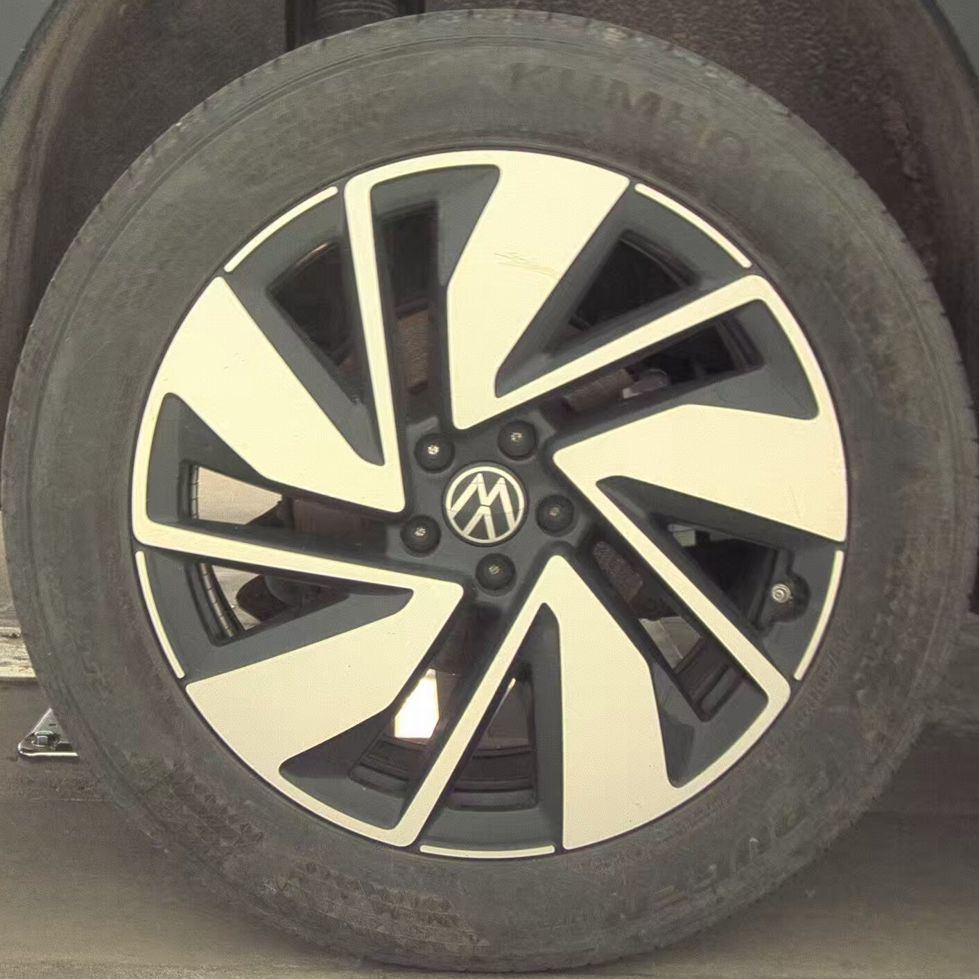 2024 Volkswagen Atlas 2.0T SE FWD