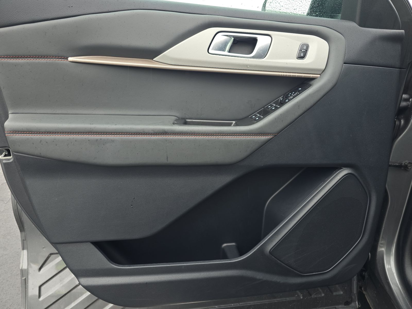 2025 Ford Explorer Active RWD