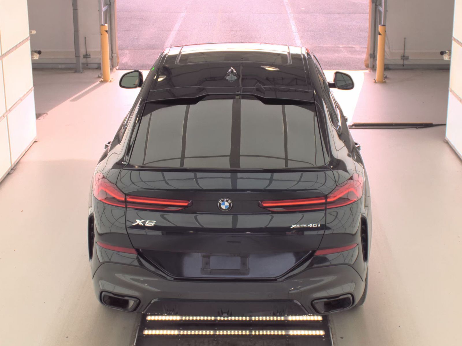 2022 BMW X6 xDrive40i AWD