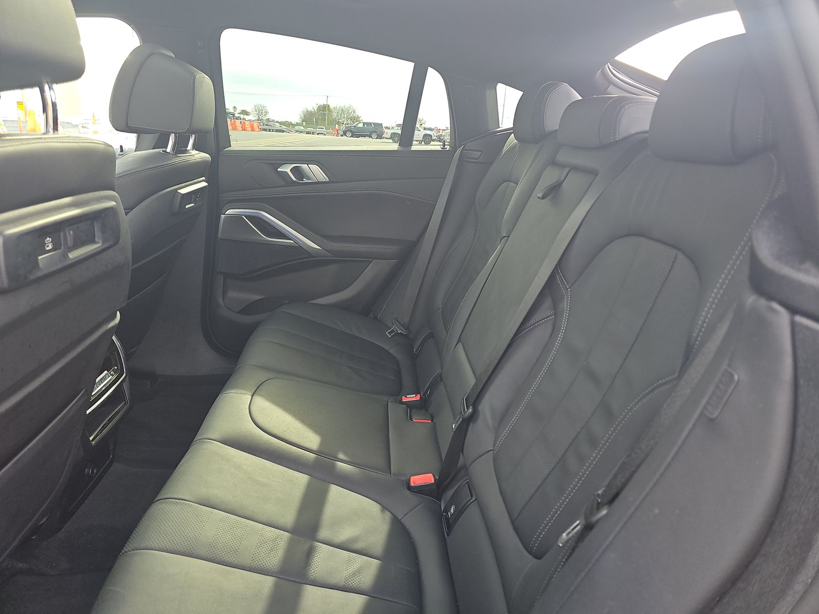 2022 BMW X6 xDrive40i AWD