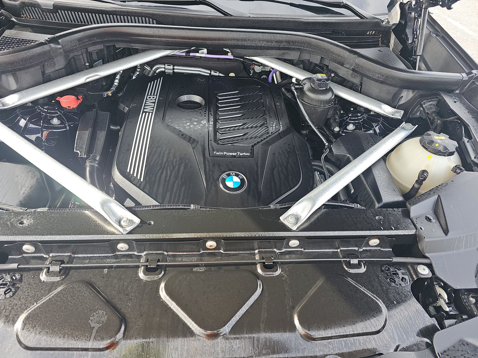 2022 BMW X6 xDrive40i AWD