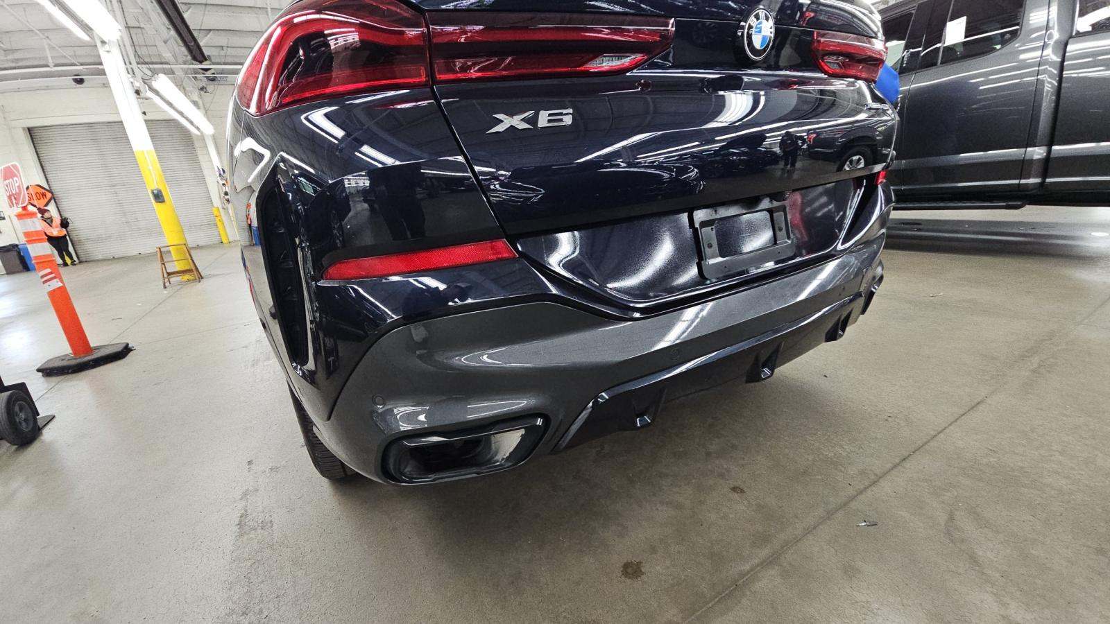 2022 BMW X6 xDrive40i AWD