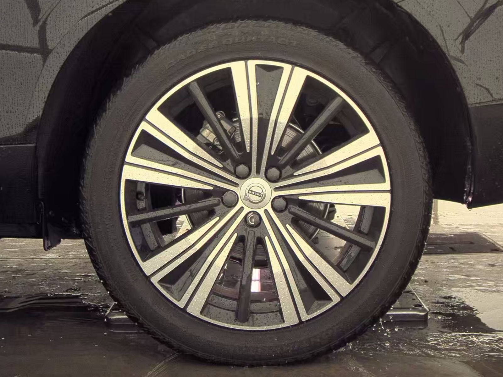 2023 Volvo XC60 B5 Plus FWD