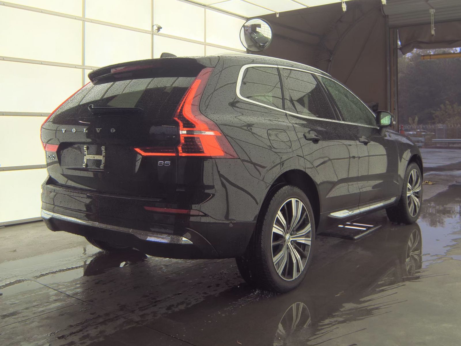 2023 Volvo XC60 B5 Plus FWD