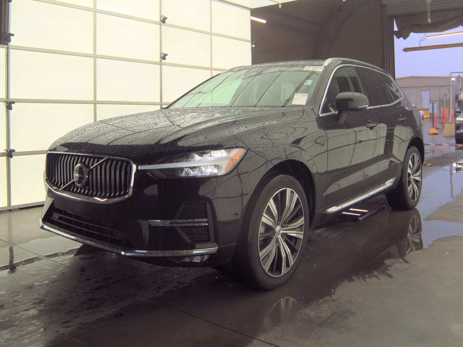 2023 Volvo XC60 B5 Plus FWD