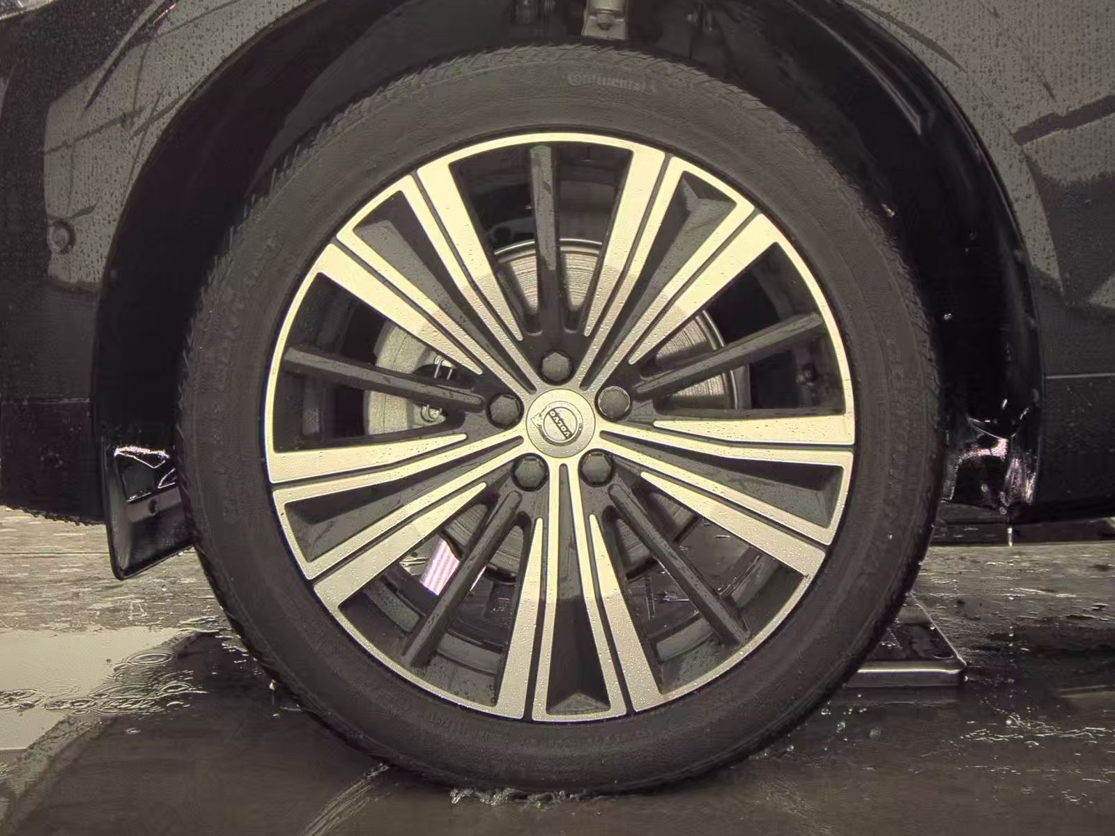 2023 Volvo XC60 B5 Plus FWD