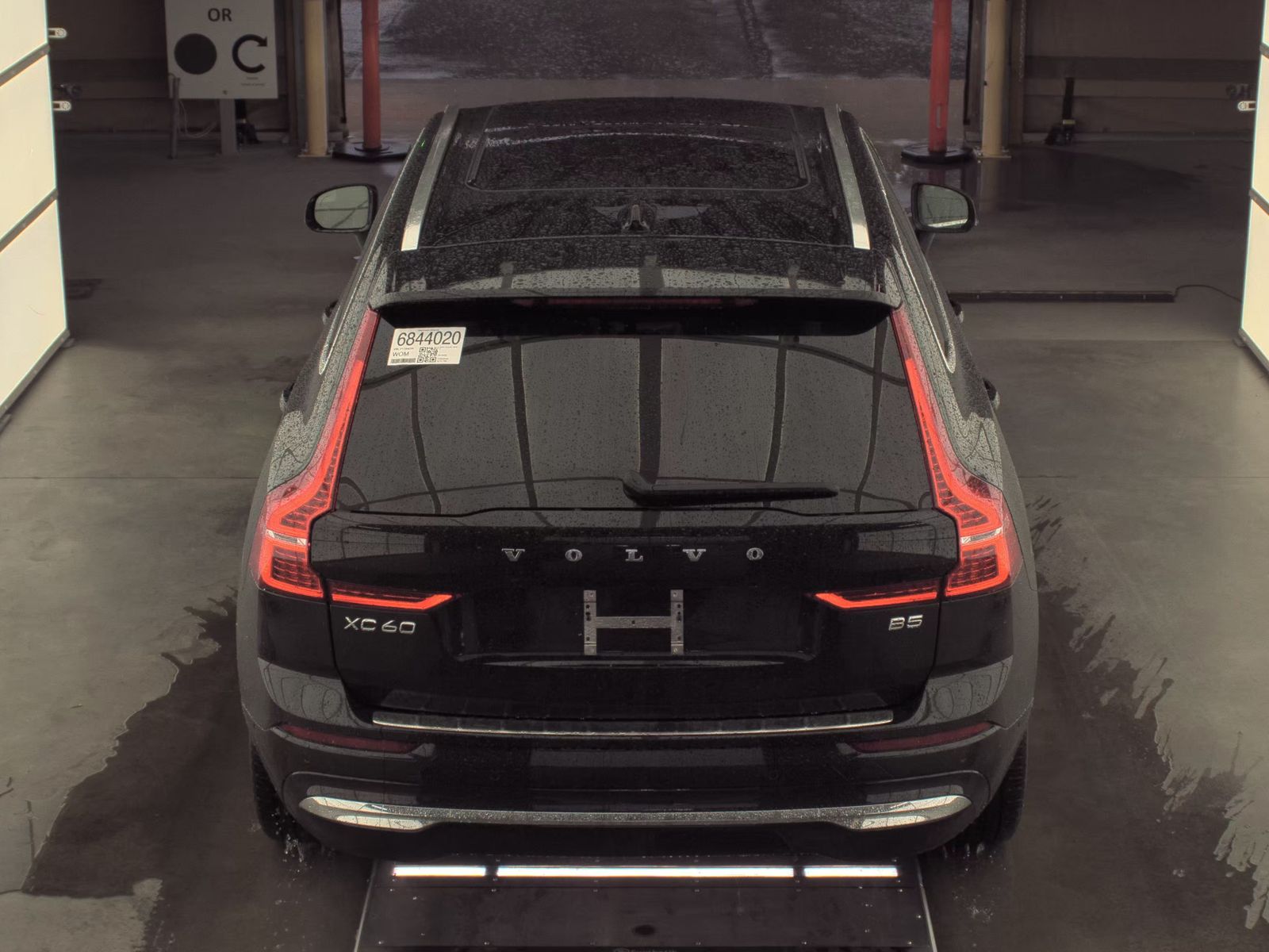 2023 Volvo XC60 B5 Plus FWD